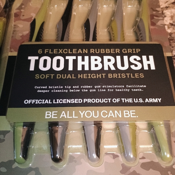 U.S. Army FlexClean Toothbrush Set Set Of Six Rubber Grip Soft Dual New - Picture 2 of 5
